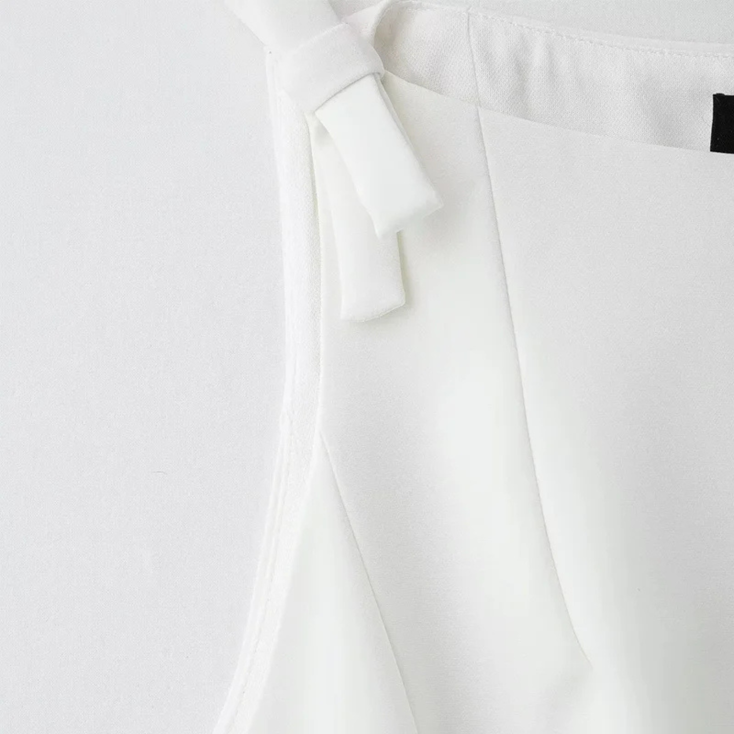 Mia | Sleeveless Cropped Top with Bow Detail